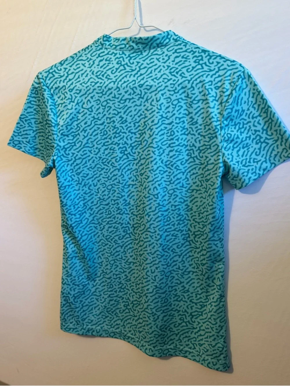 Nike Aqua Teal Patterned Short Sleeve dri fit vneck Athletic Top size xs - Picture 5 of 5